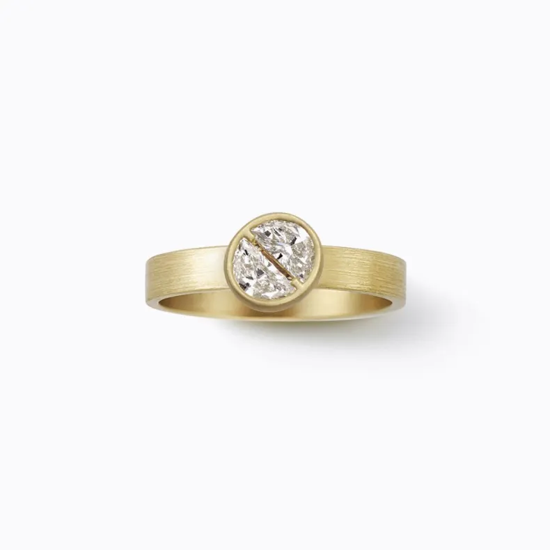 Shihara Align Half Round Diamond Ring 01
