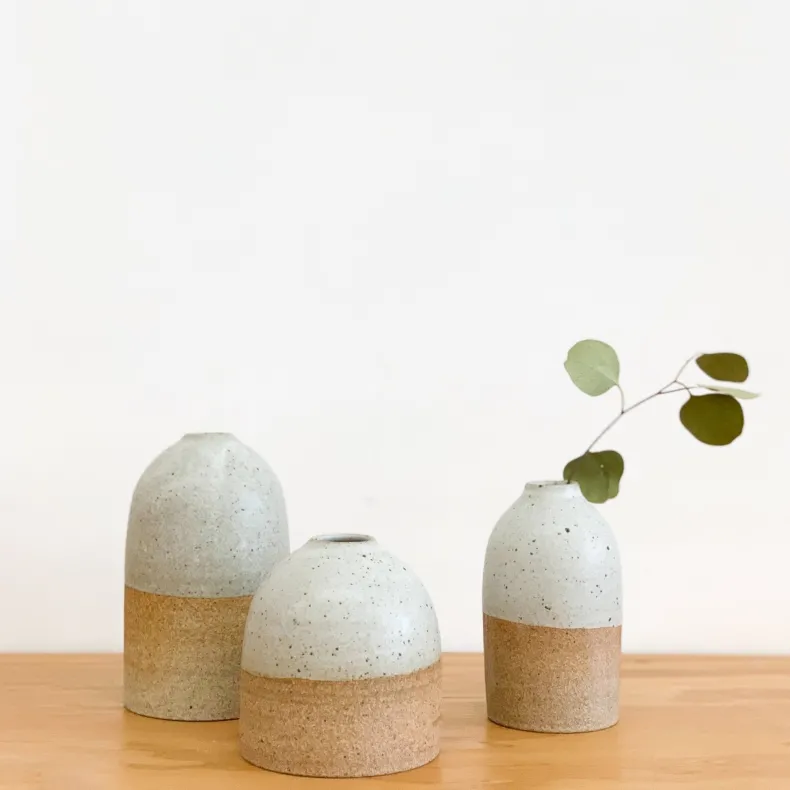 Tomoro Terra Bud Vase (Small)