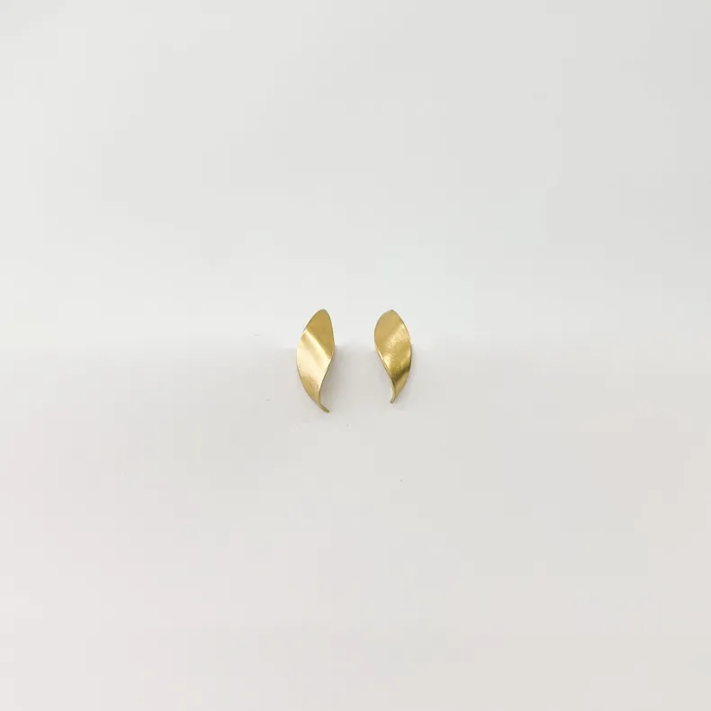 Black Barc 'Kare' Earrings